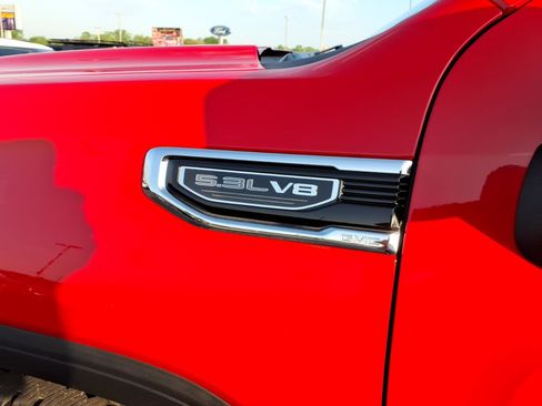 Used 2019 GMC Sierra 1500 SLT w/ SLT Premium Package AWD/4WD image 8