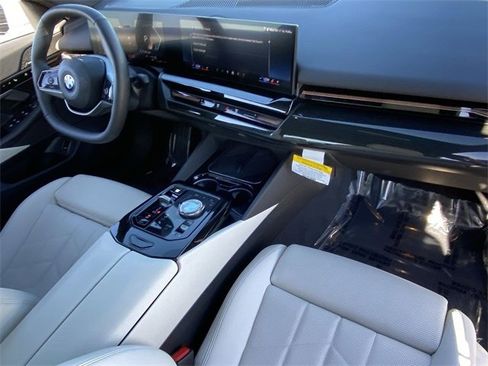 Certified 2025 BMW 530i 530i image 14