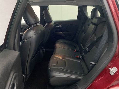 Used 2020 Jeep Cherokee Limited AWD/4WD image 25