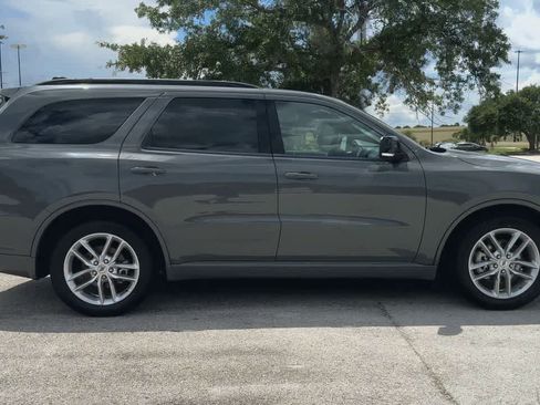 Used 2024 Dodge Durango GT RWD image 9