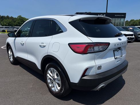 Used 2022 Ford Escape SE w/ Convenience Package FWD image 3