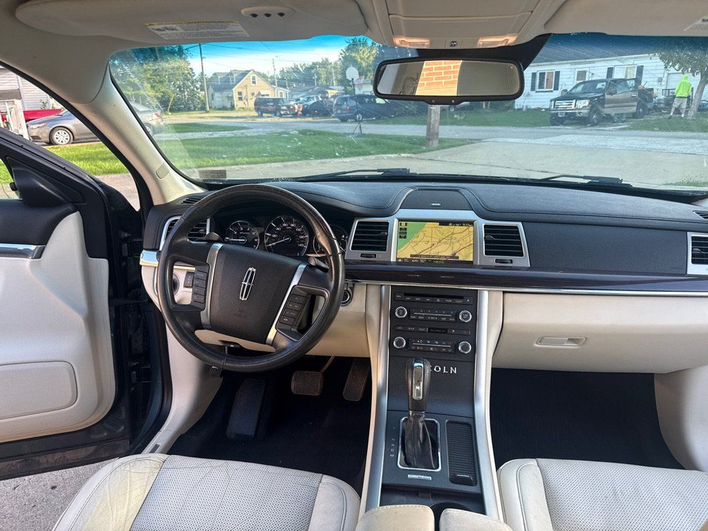Used 2010 Lincoln MKS AWD image 9