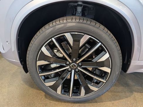 New 2026 Volvo XC90 B6 Plus w/ Protection Package image 7