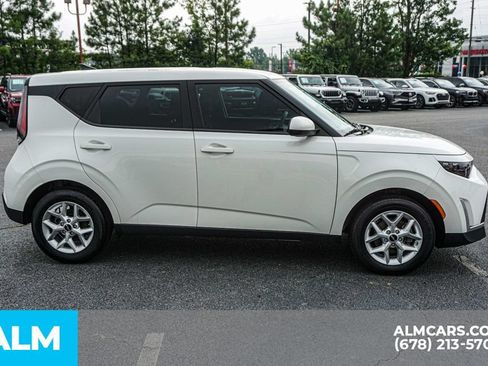 Used 2025 Kia Soul LX w/ LX Technology Package FWD image 8