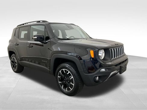 Used 2023 Jeep Renegade Latitude AWD/4WD image 7