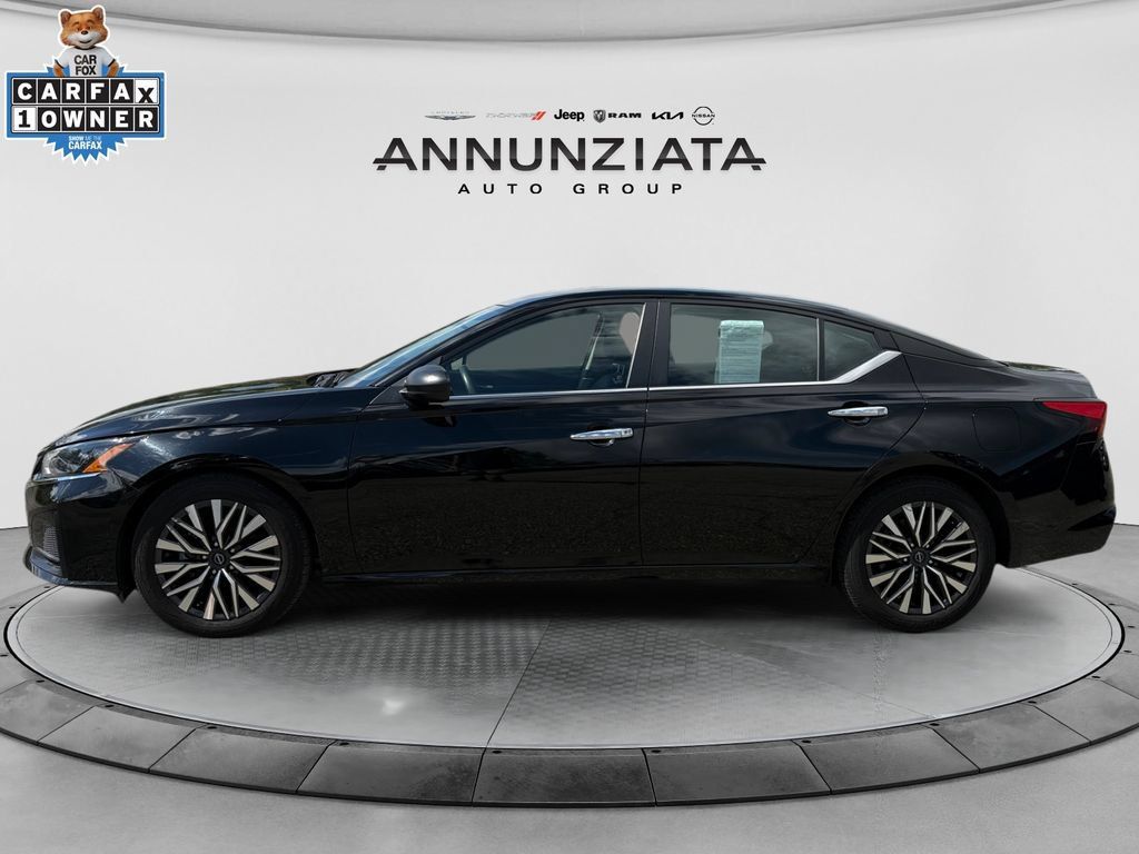 Certified 2024 Nissan Altima 2.5 SV FWD image 2