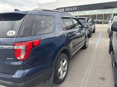 Used 2016 Ford Explorer XLT w/ Equipment Group 202A image 5