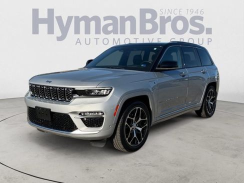 Used 2022 Jeep Grand Cherokee Summit AWD/4WD image 7