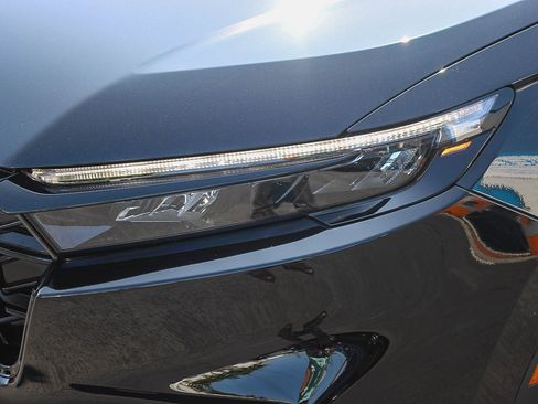 Certified 2025 Honda CR-V Sport image 5