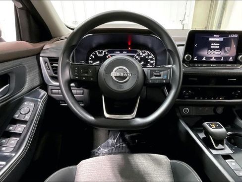 Used 2023 Nissan Rogue SV FWD image 5