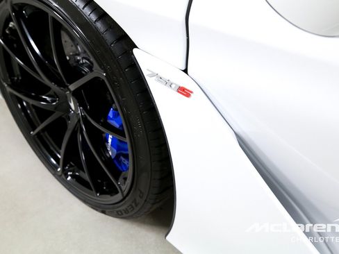 New 2026 McLaren 750S Spider RWD image 31