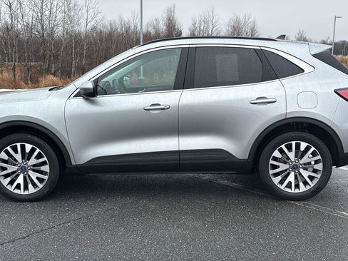 Used 2022 Ford Escape Titanium AWD/4WD image 11