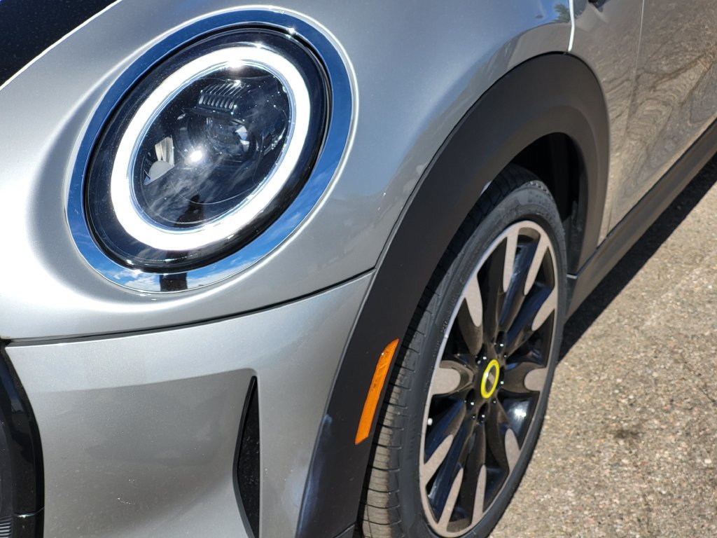 Used 2024 MINI Cooper SE FWD image 4