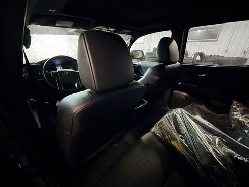 Used 2021 Toyota Tacoma image 9