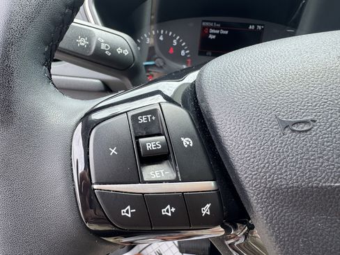 Used 2022 Ford Escape SE w/ SE Sport Appearance Package FWD image 16