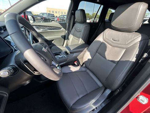 New 2025 Cadillac XT6 Premium Luxury image 12