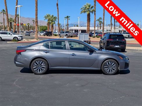 Used 2024 Nissan Altima 2.5 SV image 5