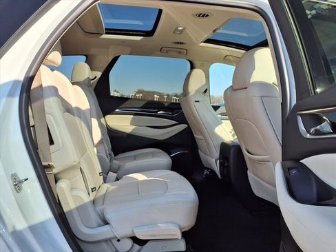 Used 2023 Buick Enclave Essence w/ Experience Buick Package image 30