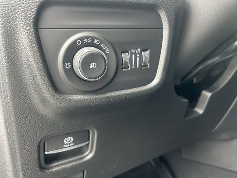 New 2025 Jeep Grand Cherokee L Limited w/ Black Appearance Package image 15