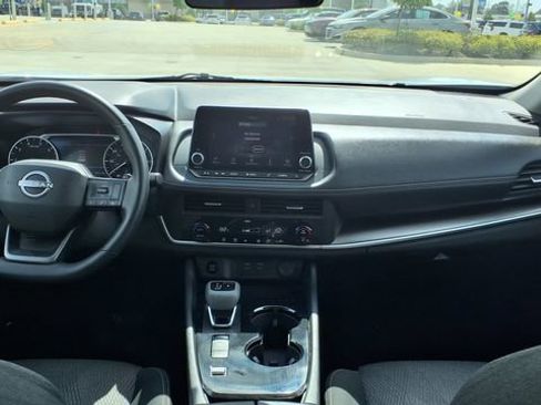 Used 2025 Nissan Rogue SV image 20