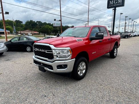 Used 2024 RAM 2500 Big Horn AWD/4WD image 5