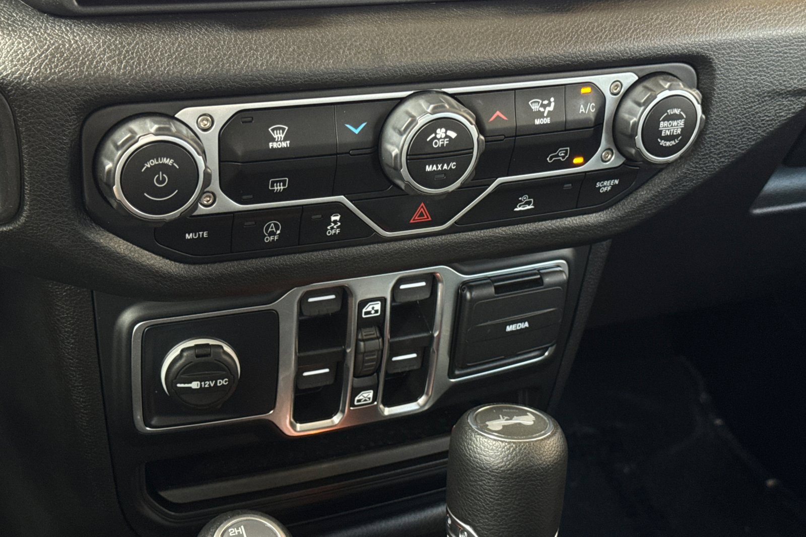 Used 2025 Jeep Wrangler Unlimited Sport AWD/4WD image 21