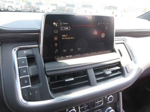 Certified 2024 GMC Yukon XL SLT w/ SLT Premium Package AWD/4WD image 31