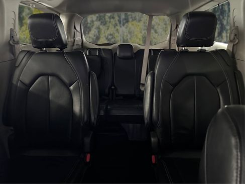 Used 2022 Chrysler Pacifica Touring-L FWD image 31
