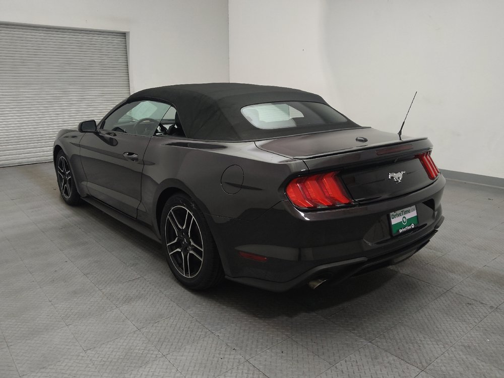 Used 2022 Ford Mustang Premium RWD image 5