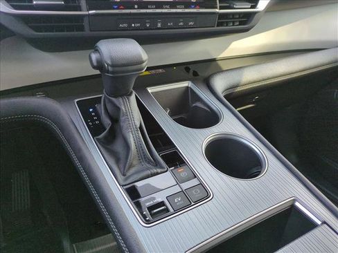 Used 2025 Toyota Sienna LE image 12