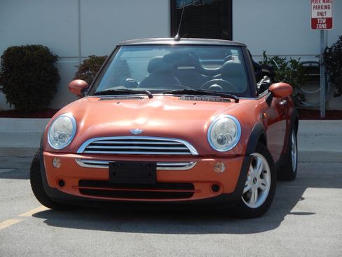 Used 2006 MINI Cooper Convertible image 3