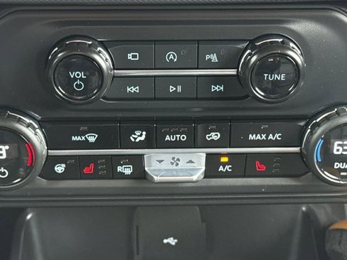 Used 2024 Ford Bronco Badlands AWD/4WD image 17