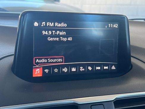 Used 2018 MAZDA MAZDA3 Touring image 18