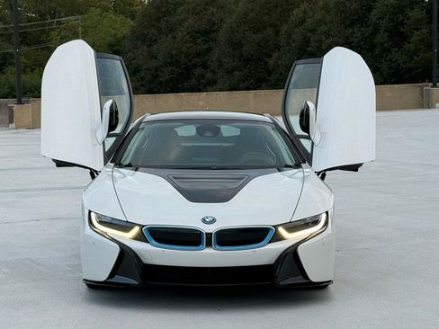 Used 2019 BMW i8 Coupe AWD/4WD image 40