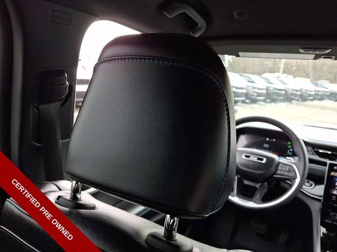 Used 2023 Jeep Grand Cherokee Trailhawk AWD/4WD image 13