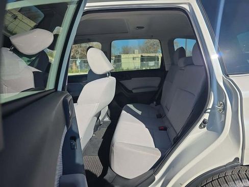 Used 2018 Subaru Forester 2.5i Premium image 13