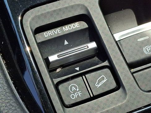 Used 2023 Honda Pilot Elite image 25
