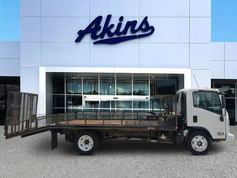Used 2024 Chevrolet Low Cab Forward RWD image 1