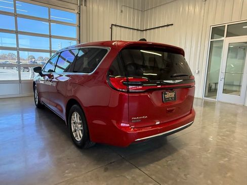 New 2026 Chrysler Pacifica Select FWD image 5