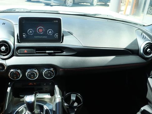 Used 2017 FIAT 124 Spider Abarth image 37