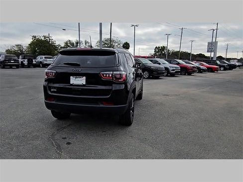 New 2026 Jeep Compass Latitude image 33