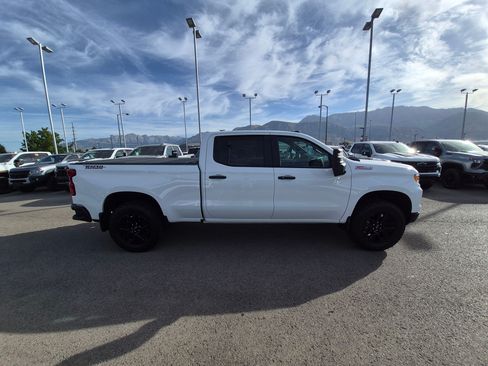 Used 2026 Chevrolet Silverado 1500 LT Trail Boss w/ Convenience Package II AWD/4WD image 2