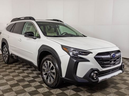 Used 2025 Subaru Outback Limited AWD/4WD image 13