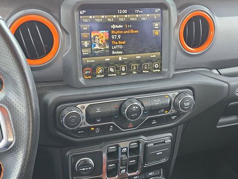 Used 2022 Jeep Gladiator Mojave w/ LED Lighting Group image 15