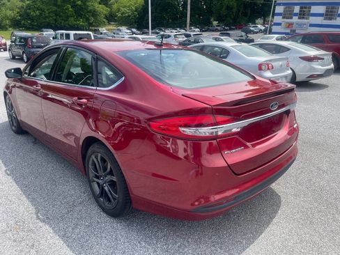Used 2018 Ford Fusion SE w/ Equipment Group 201A FWD image 8