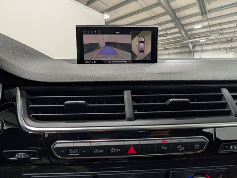 Used 2019 Audi Q7 3.0T Premium Plus w/ Premium Plus Package AWD/4WD image 25