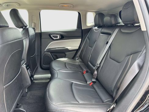 Used 2022 Jeep Compass Limited AWD/4WD image 13