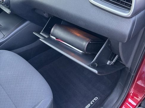 Used 2019 Kia Sorento S image 28