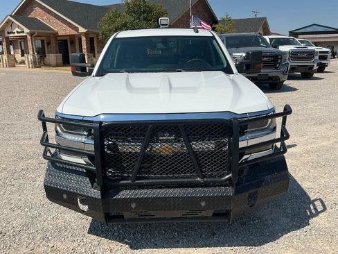 Used 2018 Chevrolet Silverado 1500 W/T AWD/4WD image 2
