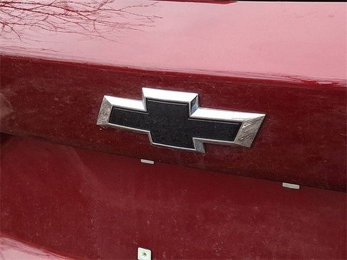 Certified 2025 Chevrolet Trax RS w/ Driver Confidence Package image 8